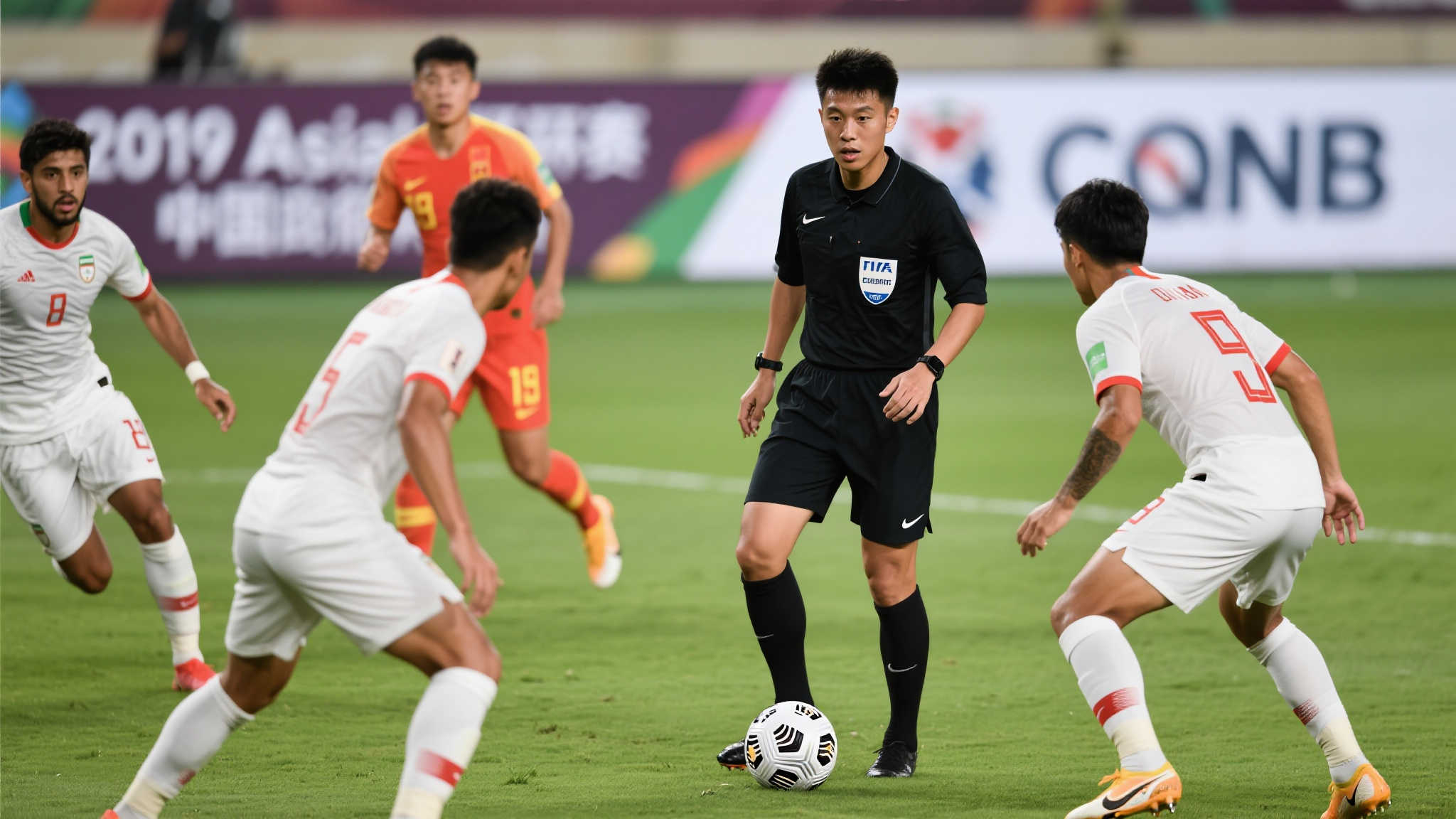 更讓我們看 更讓我們看